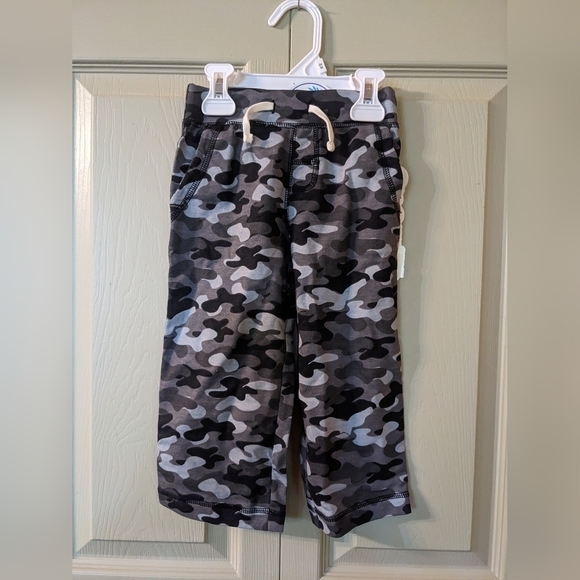 New Gerber Graduates boy's black and gray camo Pants, Toddler Sweatpants, T1A - Picture 1 of 2